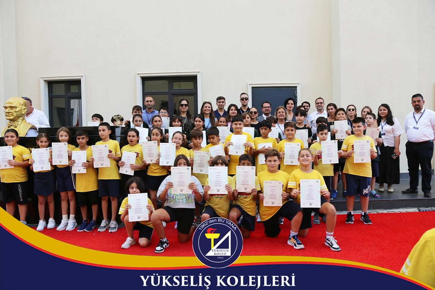 Cambridge Assessment İngilizce sınav sertifikaları, öğrencilerimize düzenlenen törenle verilmiştir.