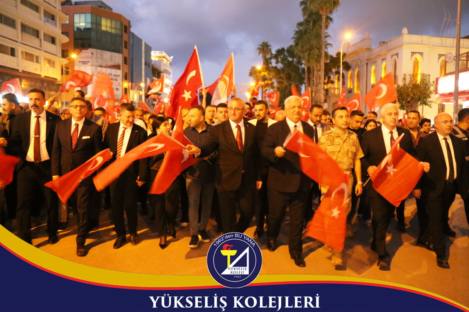 CUMHURİYET’İN IŞIĞI YÜKSELİŞ’LE PARLADI: BİNLERCE KİŞİ FENER ALAYI’NDA BULUŞTU!