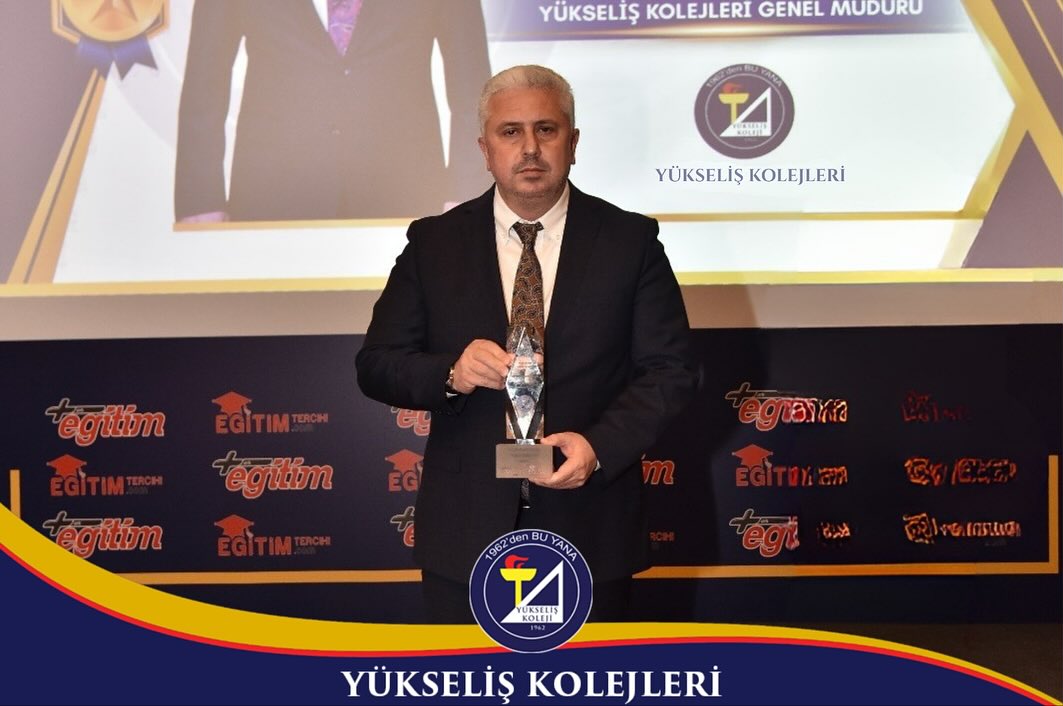 🎉 AYKUT DAVUT ÖKTEM’E “YILIN PROFESYONEL YÖNETİCİSİ” ÖDÜLÜ!