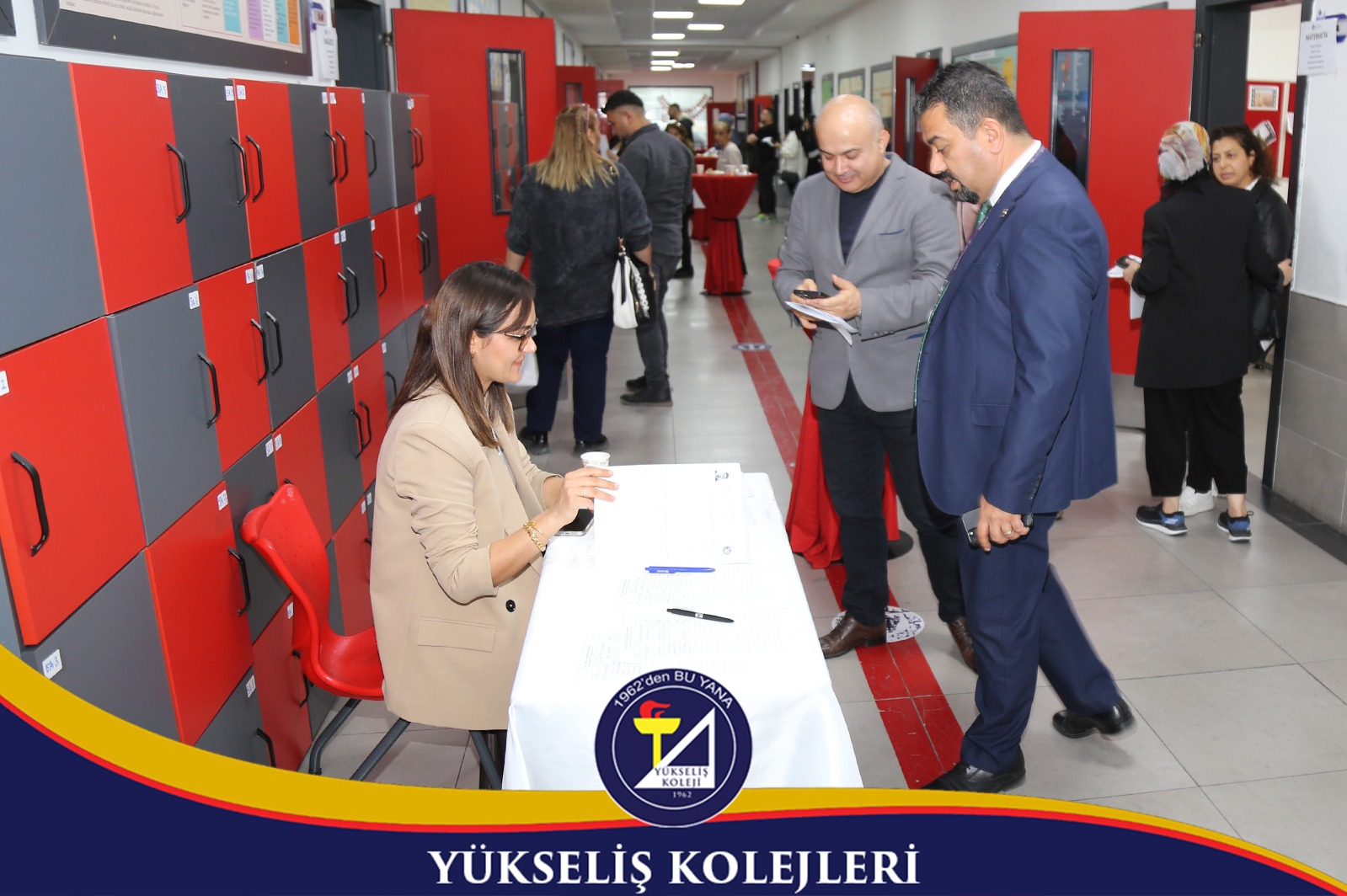 Yükseliş Koleji Ortaokul birimimizde 5, 6, 7 ve 8. sınıf öğrencilerimizin bireysel gelişim süreçlerinin değerlendirildiği veli toplantımız, velilerimizin yoğun katılımıyla başarıyla gerçekleştirildi.