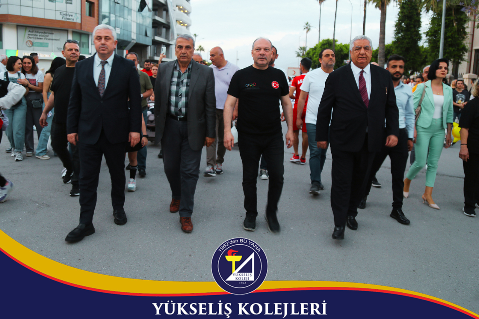 YÜKSELİŞ KOLEJİ’NDEN 19 MAYIS’A YAKIŞAN GÖRKEMLİ FENER ALAYI